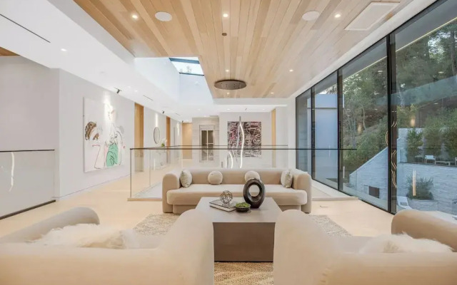Hutton Modern