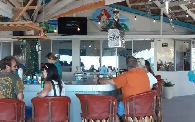 Seaside Hotel & Victor's RV Park