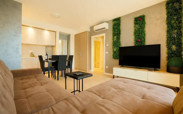 Queen's Park Residence Apartments