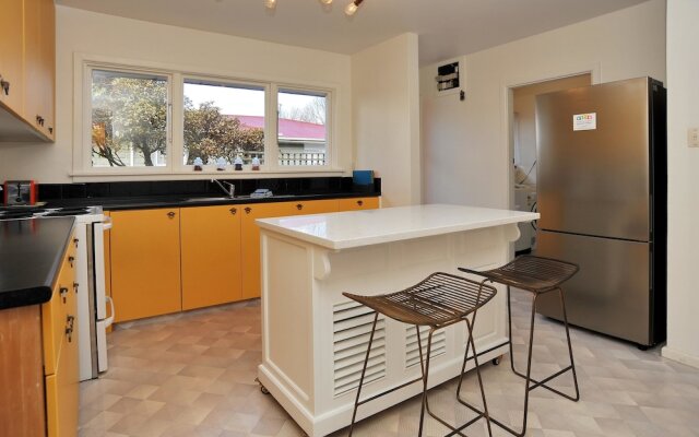 Woodbury Villa