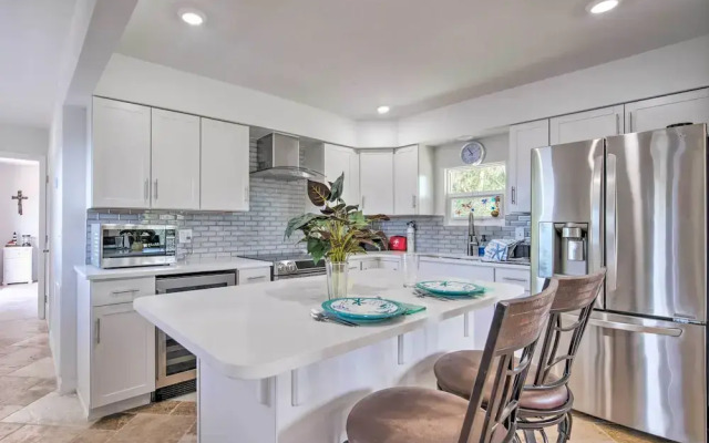 Newly Remodeled Gem on Homosassa River Canal!