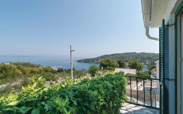 Stunning Home in Rogac With Wifi and 4 Bedrooms