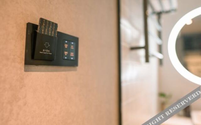 Hangzhou Yunrui@Hotel (Linping Yintai Department Store Pedestrian Street)