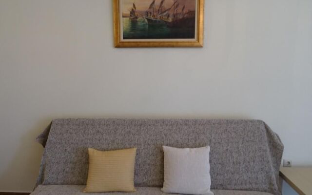 Modern Traditional Central Apartment
