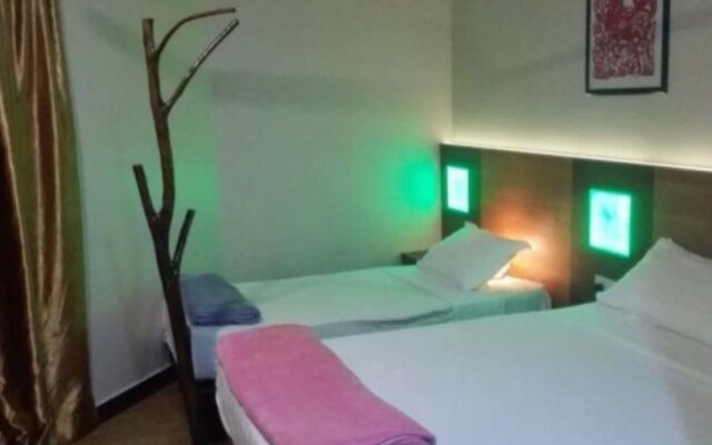 The 16 Hotel
