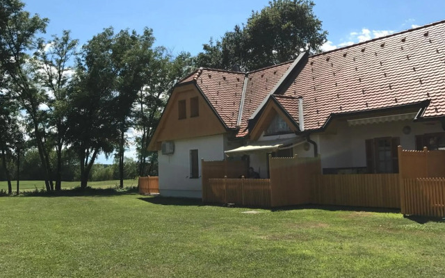 Apartma, Prekmurska vas, Trobentica 32