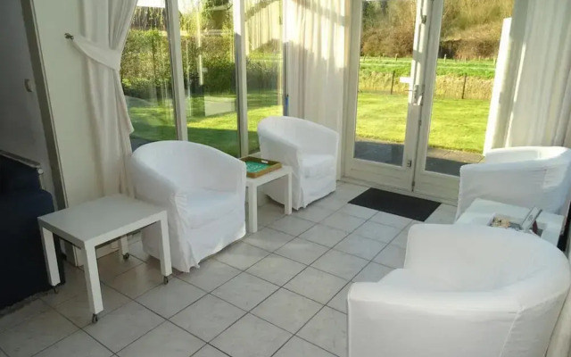 Inviting Bungalow With Garden