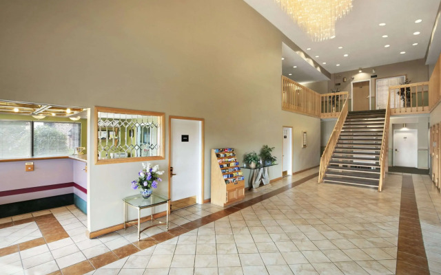 Super 8 by Wyndham Columbia City