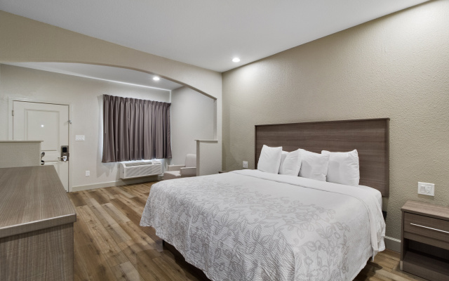 Red Roof Inn Plus+ Galveston - Beachfront