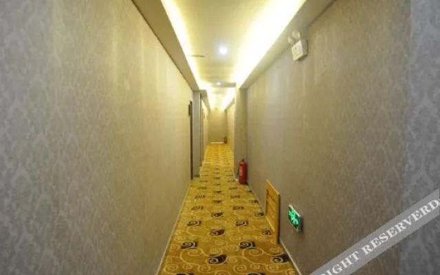 OYO Daqing City Family Hotel