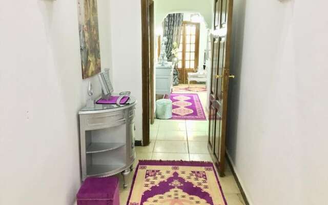 One Bedroom Apartment City Views Local to Airport