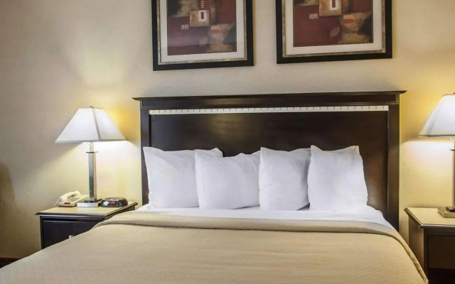 Quality Inn Aurora - Naperville Area