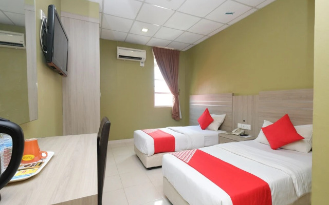 OYO 44023 Mehram Hotel