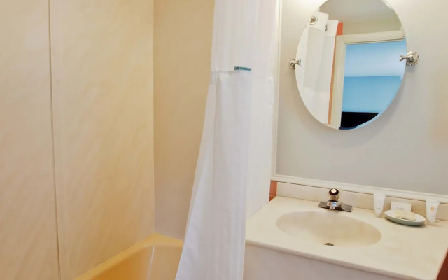 Seaglass Inn & Spa