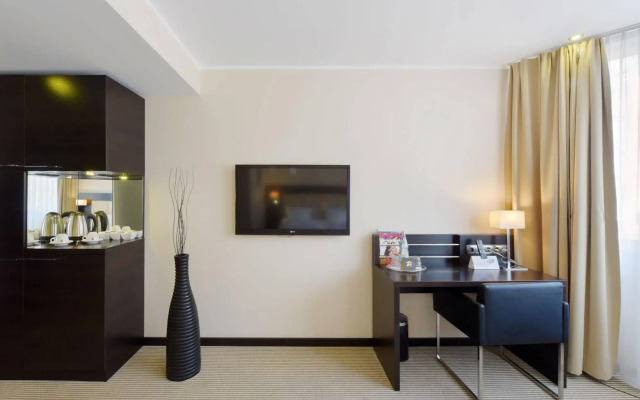 Zi Hotel & Lounge