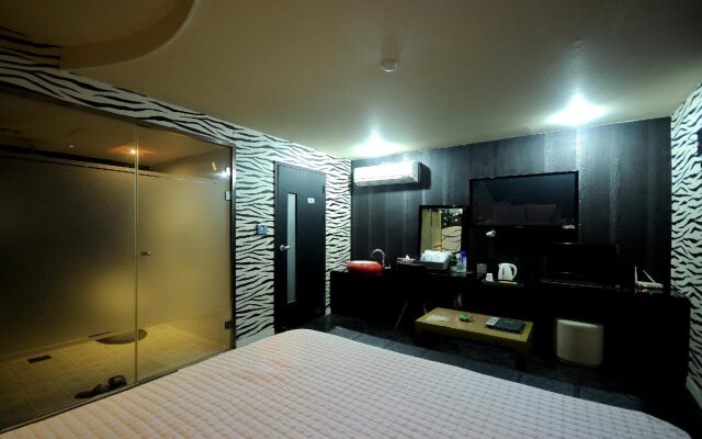 WOW Motel