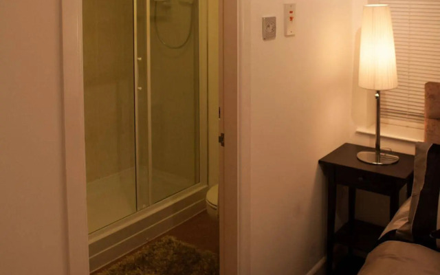 Station Suite - Simple2let Serviced Apartments