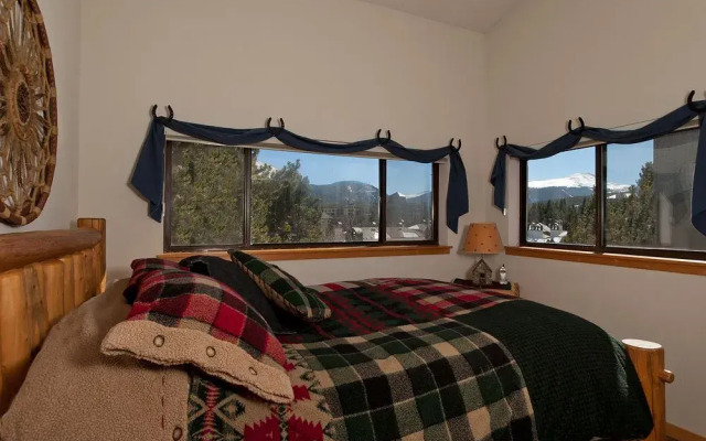Pine Ridge Condominiums