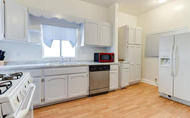 5 Bedroom Koreatown Charmer near DTLA