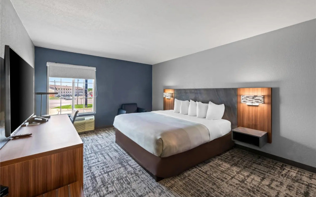 Quality Inn & Suites Manhattan