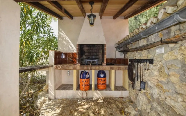 Country House in Spain With Pool & Mountain Views