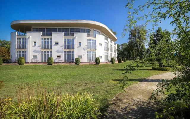 Seehotel Grossraeschen