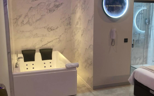 DAOS Suites Terrace Marbella