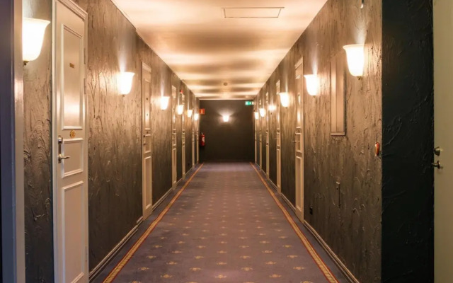 First Hotel Statt