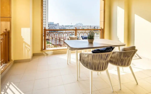 Refined 2BR Luxury Apartment at Palm Jumeirah