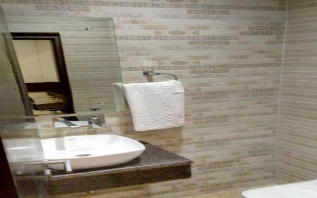 Clarks Inn Suites Katra