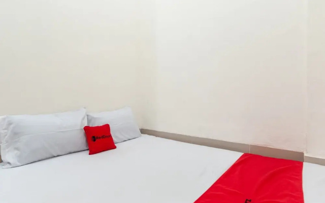 RedDoorz near UISU teladan Medan