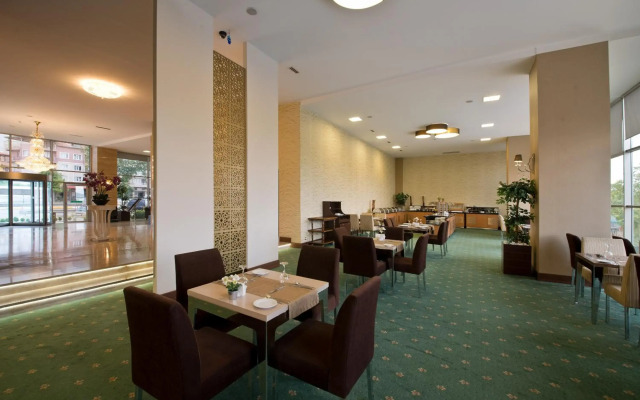 North Point Hotel