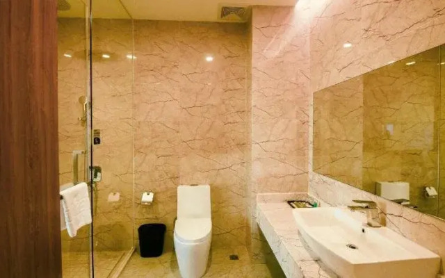 Irvine Holiday Hotel