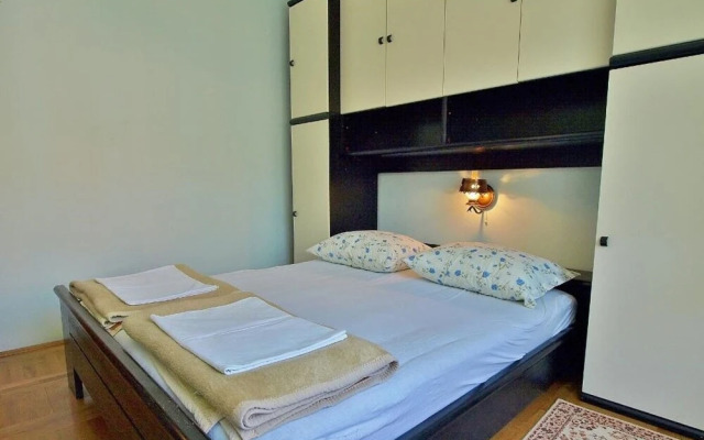 Ivans - With Parking - A1