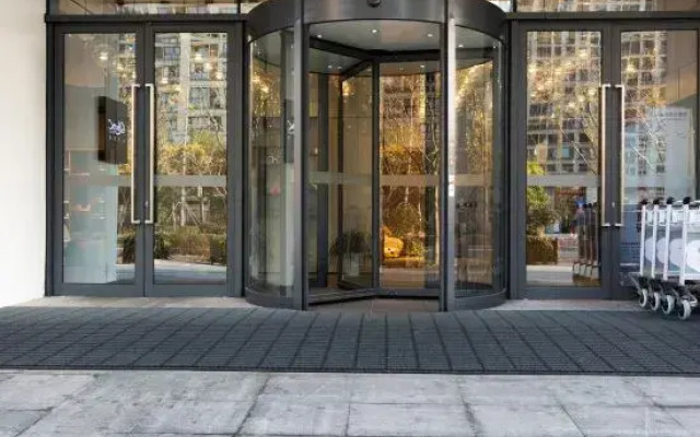 Qbox Hotel