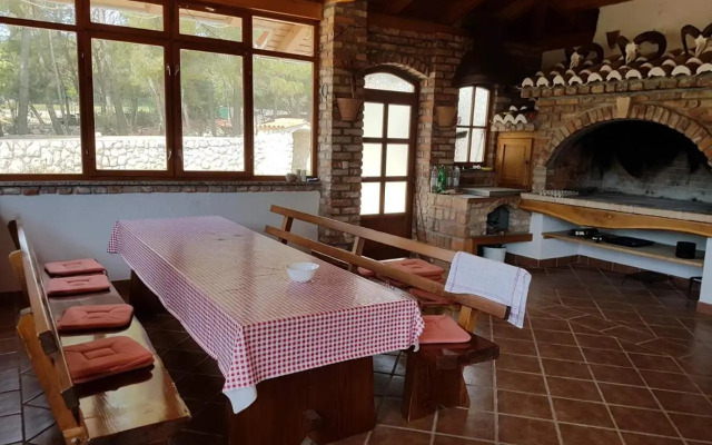 Kandarola Resort