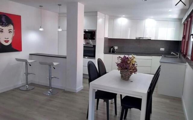 Apartamento totalmente reformado en 1ª linea
