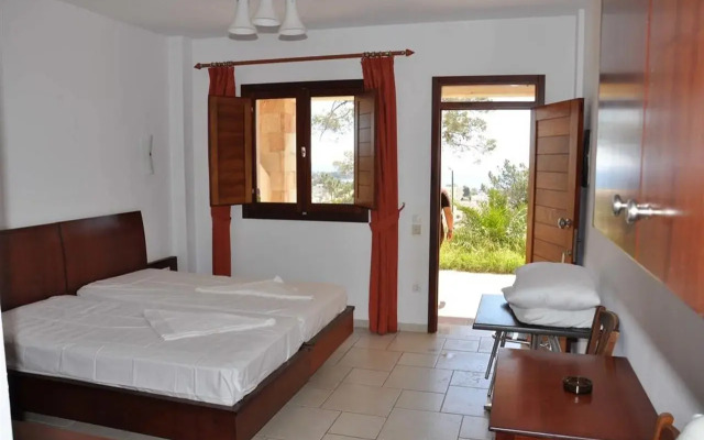 Marianthi Studios & Apartments