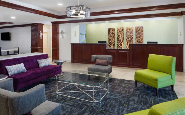 La Quinta Inn & Suites by Wyndham Savannah Airport - Pooler