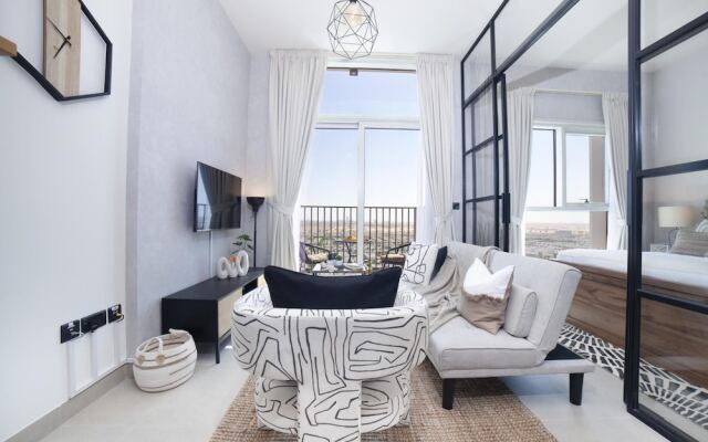 Modern Boho 1BR Sleeps4 Balcony Pool Gym Dxbhills