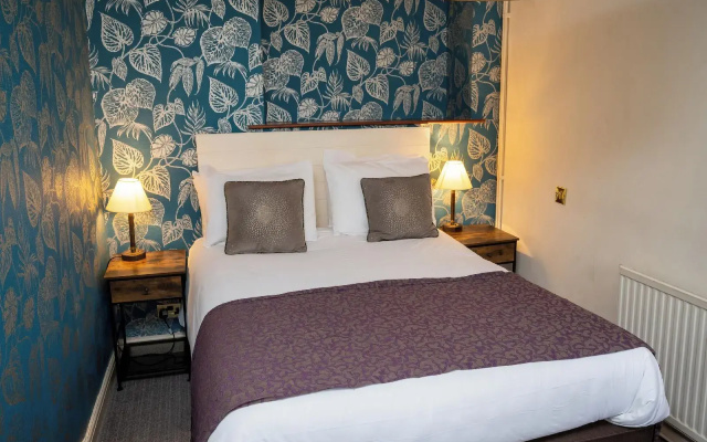 Cross Hands Hotel Old Sodbury by Greene King Inns