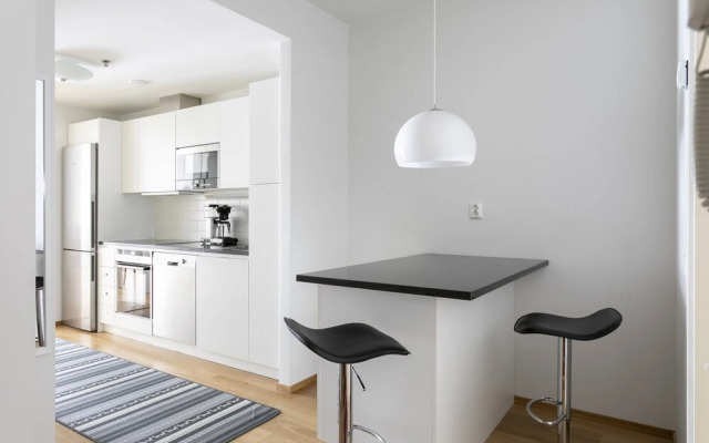 2ndhomes Cozy 1BR Home w Balcony