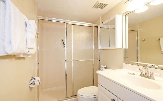 Shoreline 1106 Condo by RedAwning