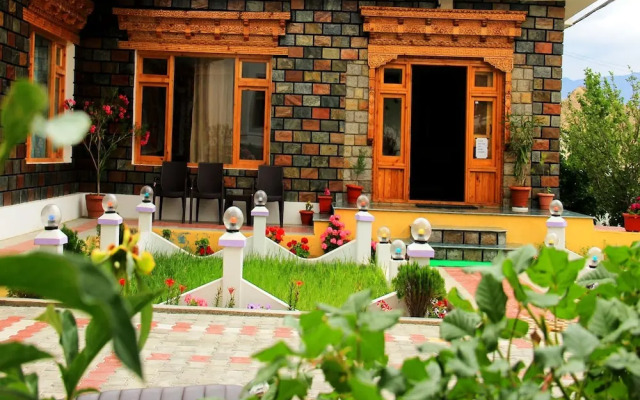 Hotel Jeevanam Villa