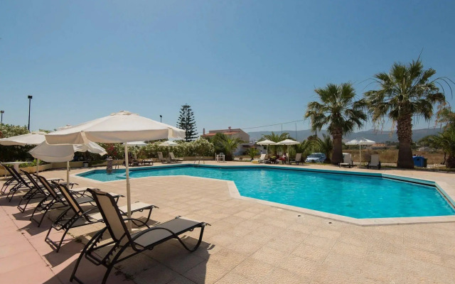 Leonidas Hotel and Studios