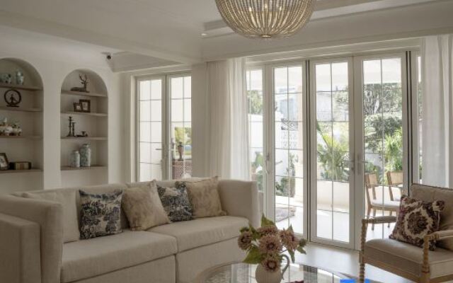 Coconut Wind and Banana Rain B&B