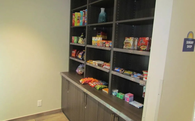 Days Inn and Suites Airdrie