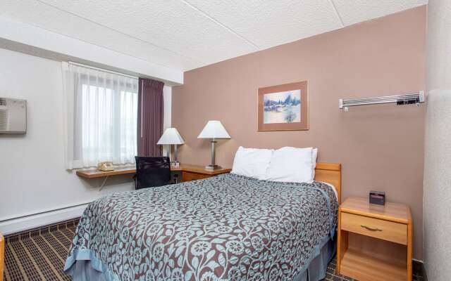 Days Inn by Wyndham Fond du Lac