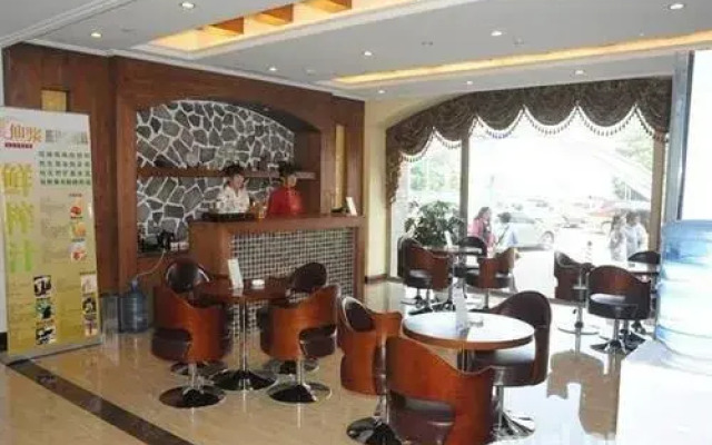 Zhongchang Building (Changchun Railway Station)