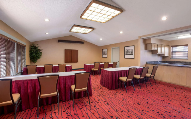 SenS Suites Livermore, SureStay Collection by Best Western